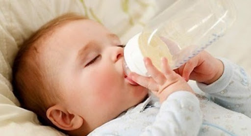 Đối với trẻ hay uống sữa bình